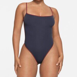 SKIMS Fits Everybody Straight Neck Bodysuit SMALL